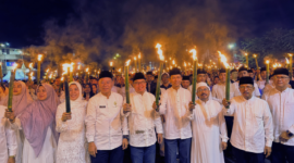 Kepala Kemenag Sungai Penuh ikuti Pawai Obor 1 Muharram