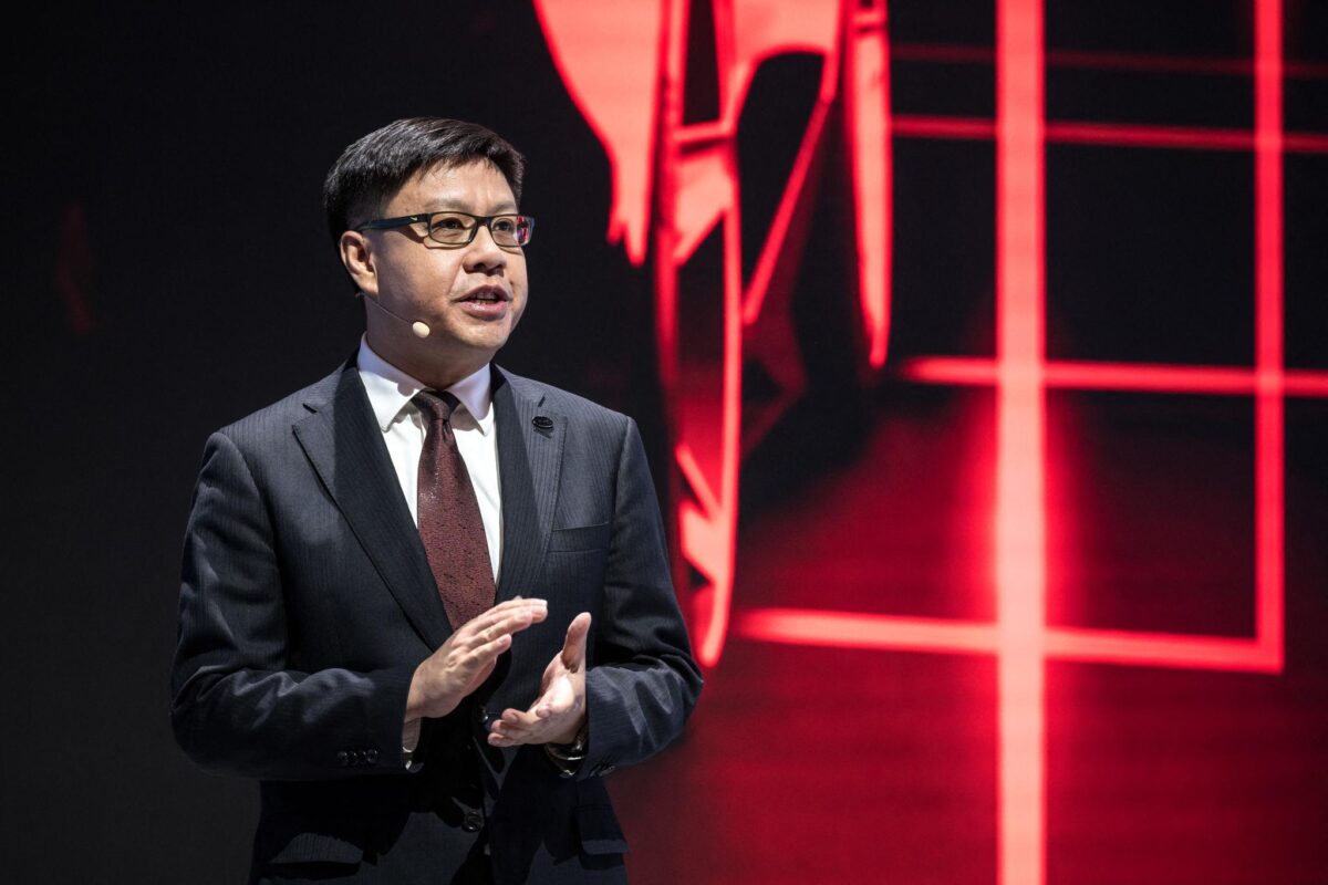 Michael Shu berbicara di Geneva International Motor Show 2024