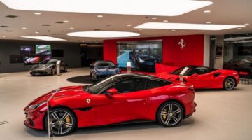 Laba Ferrari naik