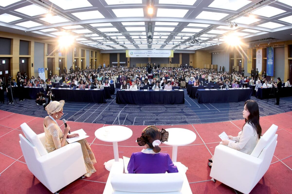 Konferensi IWPG dari berbagai negara berkumpul di Korea Selatan untuk membahas peran perempuan dalam membangun perdamaian global. (foto : UNESCO)